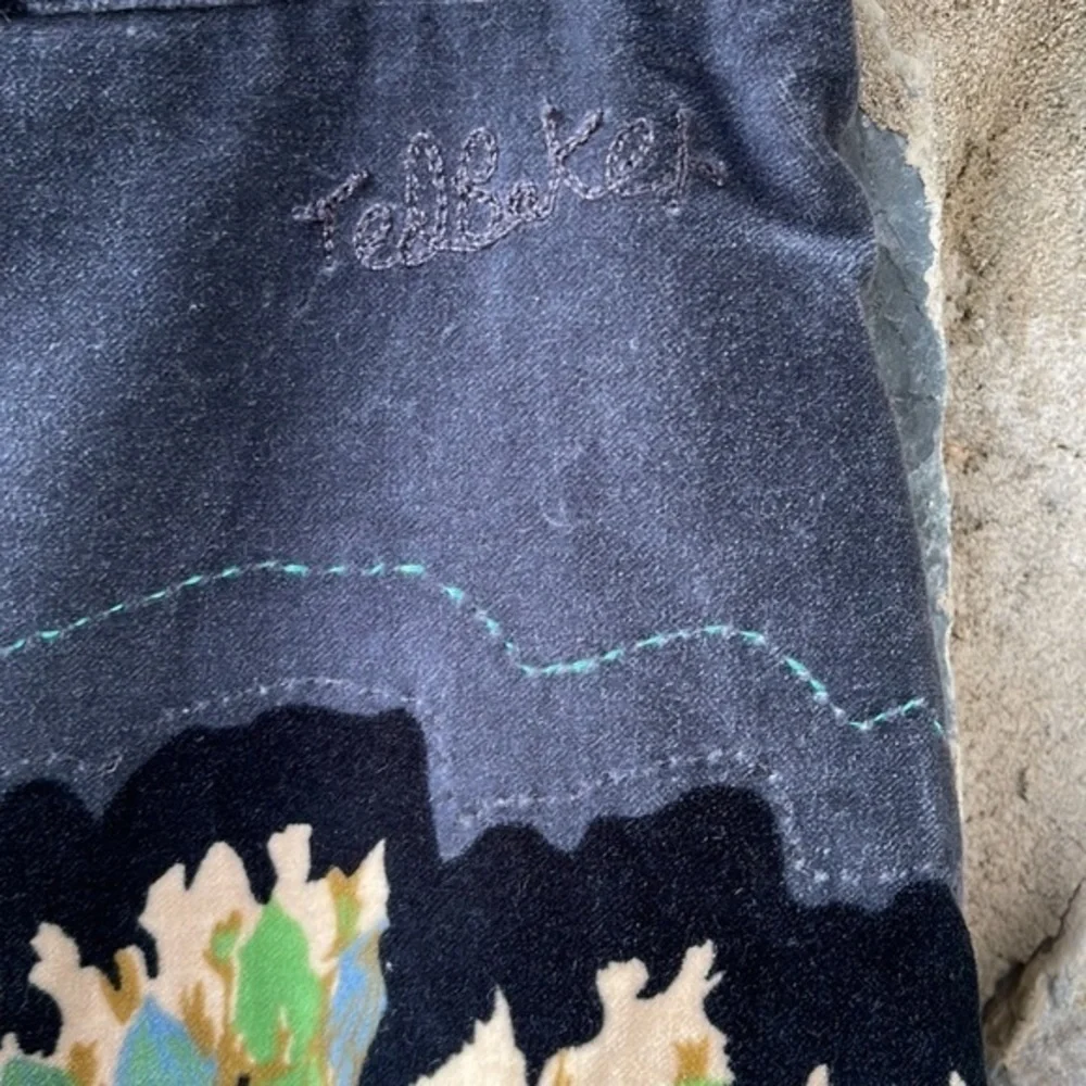 Ted Baker London Embroidered Floral A-Line Skirt in Black/Gold/Green/Blue Size 3